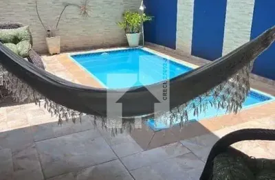 Lindo sobrado à venda com 3 dormitórios (sendo 01 suíte), piscina, espaço gourmet,jardim sarapirang