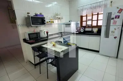 Casa residencial à venda com 3 dormitórios (1 suíte), 84m² construídos, 2 vagas cobertas - jardim p
