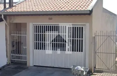Vende ou permuta 3 casas no mesmo terreno, com total de 5 quartos, no jardim itália, várzea paulist