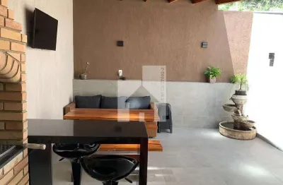 Belíssima casa recém reformada à venda 2 dormitórios no condomínio verdana ,  chácara planalto, jun