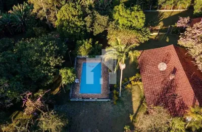 Aceita financiamento - chácara à venda, 5 mil metros, 3 dormitorios (1 suite), piscina, pomar e cam