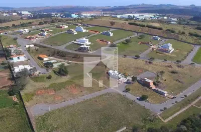 Ótimo Terreno com 250m² em Declive à Venda, Condomínio Vila Preciosa - Bairro Pinhal, Cabreúva, SP