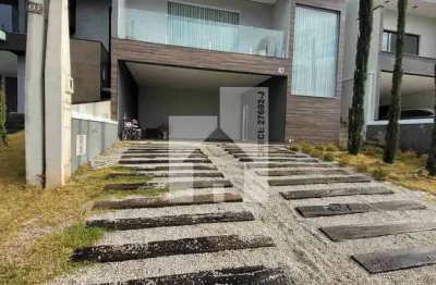 Casa com 3 dormitórios (1 suite) à venda, 262m² construidos e com piscina - condominio residencial