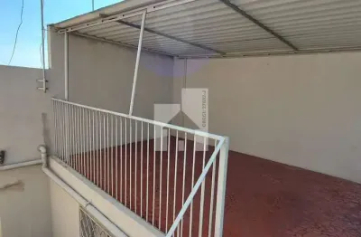 Casa à venda com 2 dormitórios, 02 banheiros, 1 vaga de garagem e edícula, 138m² - vila progresso,