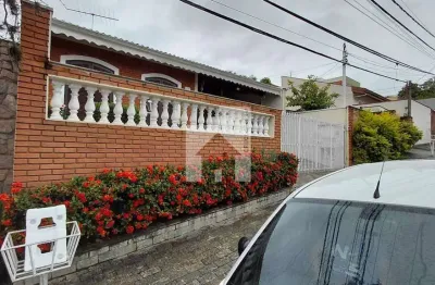 Casa à venda com 3 dormitórios (1 suíte) , 2 vagas de garagem e edícula, 180m² - Jardim Torres São