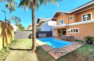 Sobrado com 3 suítes, 300m² em condomínio fechado no jardim aquárius - sjc