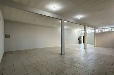 Galpão comercial para locação, 300m², localização privilegiada