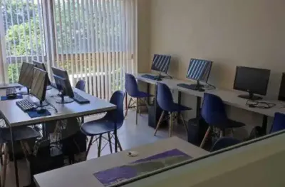 Sala comercial à venda, 36m², reformada, ar condicionado, copa, 1 vaga