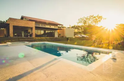 Casa de campo com spa e piscina, 4 suítes em são josé dos campos-sp