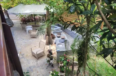 Chácara rústica com casa de 4 quartos e 211m² no bosque dos eucaliptos