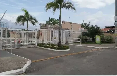 Casa em condomínio fechado com 3 quartos à venda na rua 3, 151, pedras, fortaleza por r$ 250.000