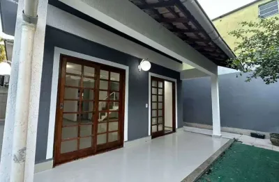 Casa em condomínio fechado com 3 quartos à venda na Estrada dos Bandeirantes, Vargem Pequena, Rio de Janeiro