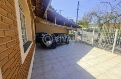 Casa com 3 quartos à venda na rua joaquim rangel barbosa, cidade jardim, itatiba, 253 m2 por r$ 695.000