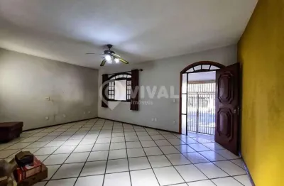 Casa com 3 quartos à venda na rua francisco vargas, loteamento rei de ouro, itatiba, 125 m2 por r$ 340.000