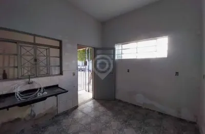 Casa com 1 quarto para alugar na rua benedito ubinha, parque industrial san francisco, itatiba, 20 m2 por r$ 800