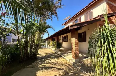 Casa térrea com 4 quartos a venda no condomínio Vista Alegre sede na cidade de Vinhedo-SP