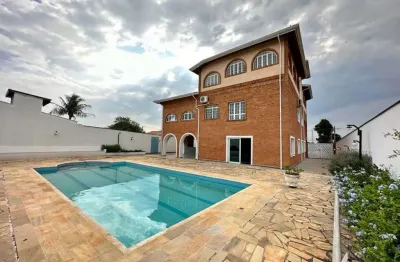 Casa sobrado com 4 quartos a venda ou locação no condomínio Marambaia na cidade de Vinhedo - SP