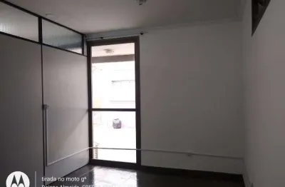 Sala comercial com 1 sala para alugar na Rua Benjamin Constant, Centro, Itatiba