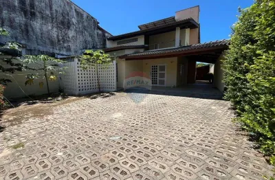 Casa solta, 5 suítes, 363m² de área total, bairro da lagoa redonda