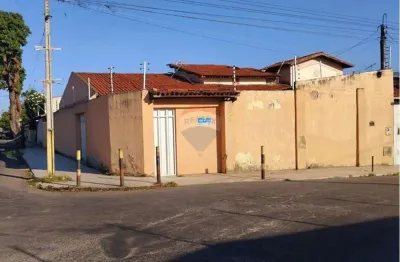 Casa solta e ampla com piscina e área gourmet na grande messejana!