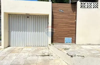 Seu novo lar com conforto, espaço externo e localização privilegiada!