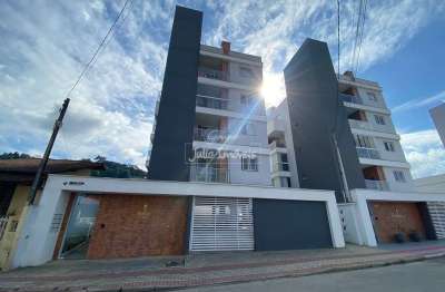 Apartamento com 2 quartos para alugar no Steffen, Brusque 