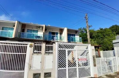 Casa com 2 quartos para alugar no Paquetá, Brusque 