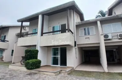 Casa com 4 quartos para alugar no Centro I, Brusque 