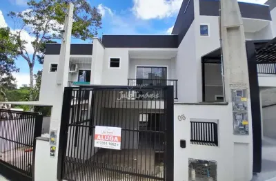 Casa com 2 quartos para alugar no Azambuja, Brusque 