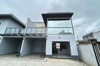 Casa com 2 quartos para alugar no Rio Branco, Brusque 
