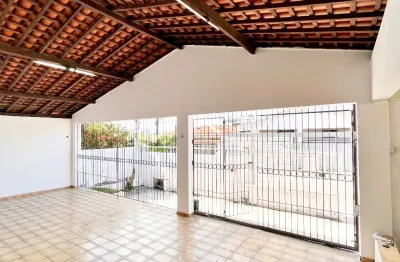 Bairro dos ipês - #joãopessoa #paraiba .casa para vender, 3 qtos com 2 salas, terraço toda gradeada.