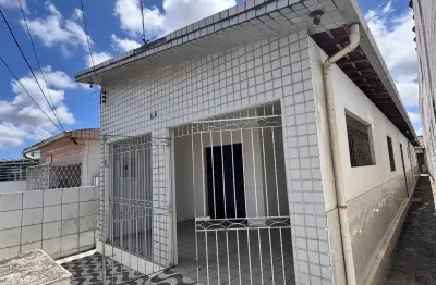 Cruz das armas - #joãopessoa #paraiba . grande oportunidade para quem deseja morar e colocar um negócio. casa ao lado da principal.