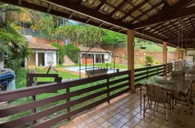 Casa para venda e locação, com 5 dormitórios,  sendo 3 suítes,  na granja viana, em sp.
