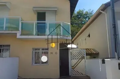 Casa semi-isolada de 3 dormitórios (1suíte), disponível pra locação, no condomínio vila d´este, em