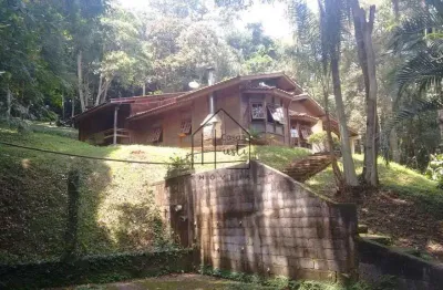 Chácara / sítio com 3 quartos para alugar na Alameda dos Jacarandás, 650, Jardim dos Ipês, Embu das Artes, 350 m2 por R$ 4.000