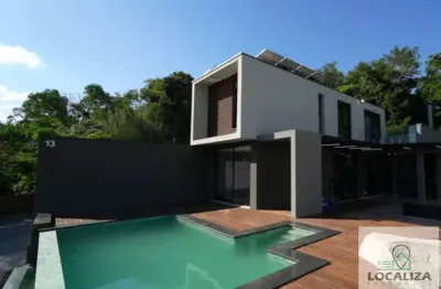Casa em condomínio luxuoso em atibaia, 4 suítes e área de lazer completa