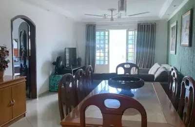 Casa com 2 quartos à venda na Rua Américo Sugai, 312, Vila Jacuí, São Paulo