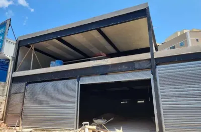 'prédio comercial novo na rua ipojuca, teresópolis'