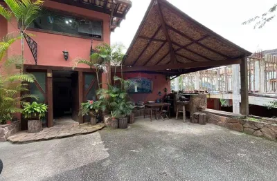 Casa em condomínio à venda no bairro parque do imbuí