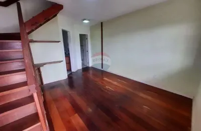 Casa em condomínio triplex com 2 quartos  no bairro casacata guarani/ teresópolis