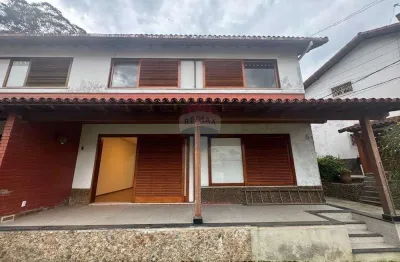 Casa para locação com 4 quartos em condominio no alto