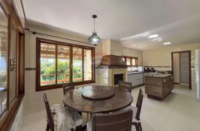 Casa com 4 quartos em condomínio à venda no quebra frascos - teresópolis -rj