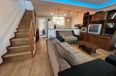 Charmosa casa duplex  em rua sem saída - fazendinha - teresópolis - rj