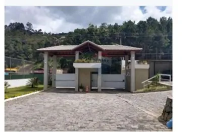 Apartamento com 2 quartos para alugar em condomínio fechado!