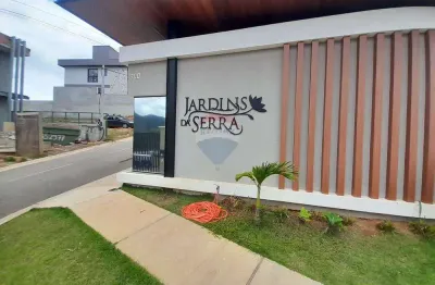 Excelente terreno à venda no condomínio jardins da serra village – conforto, segurança e uma vista fenomenal