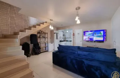 Sobrado com 2 suítes à 500mts do mar no bairro meia praia em navegantes/sc