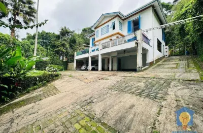 Casa com 3 dormitórios à venda, 1500 m² por R$ 1.790.000 - Chácaras Bosque do Embu - Embu das Artes/SP