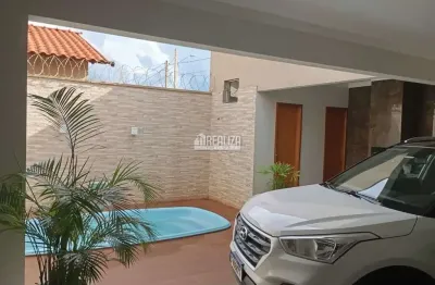 Casa a venda no parque das flores, em aramina: 2 dormitorios, piscina e varanda gourmet