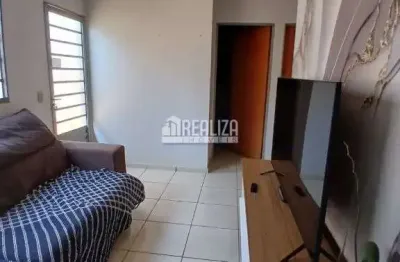 Casa de 2 dormitorios no bairro residencial rio de janeiro - uberaba