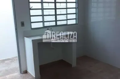 Casa com 1 quarto para alugar no Conjunto Cássio Rezende, Uberaba 
